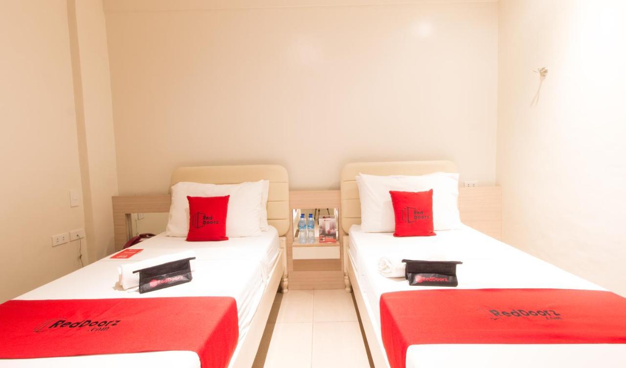 Reddoorz @ General Segundo Avenue Laoag Hotel Buitenkant foto