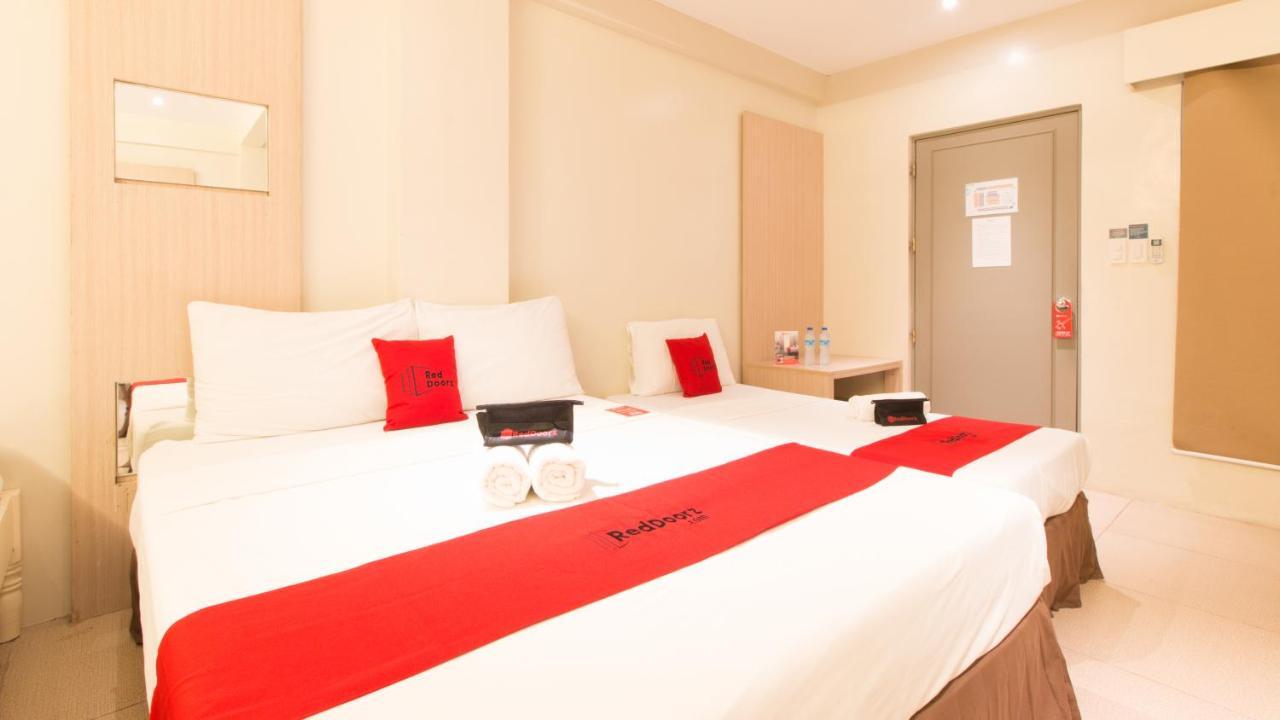 Reddoorz @ General Segundo Avenue Laoag Hotel Buitenkant foto