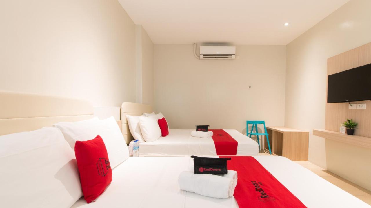 Reddoorz @ General Segundo Avenue Laoag Hotel Buitenkant foto