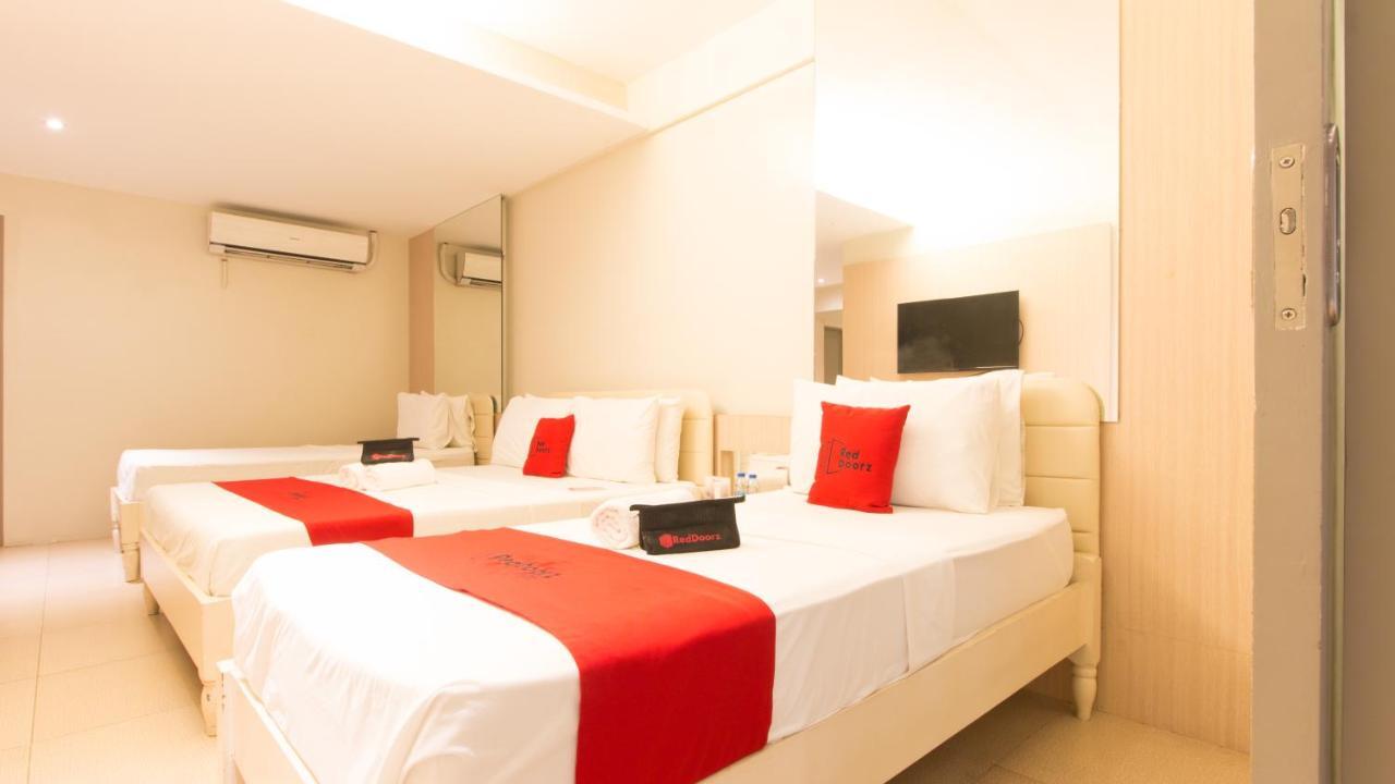 Reddoorz @ General Segundo Avenue Laoag Hotel Buitenkant foto